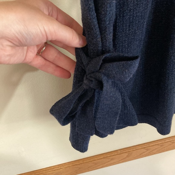 Isabel maternity sparkly blue sweater with bows on the wrists - Picture 4 of 5